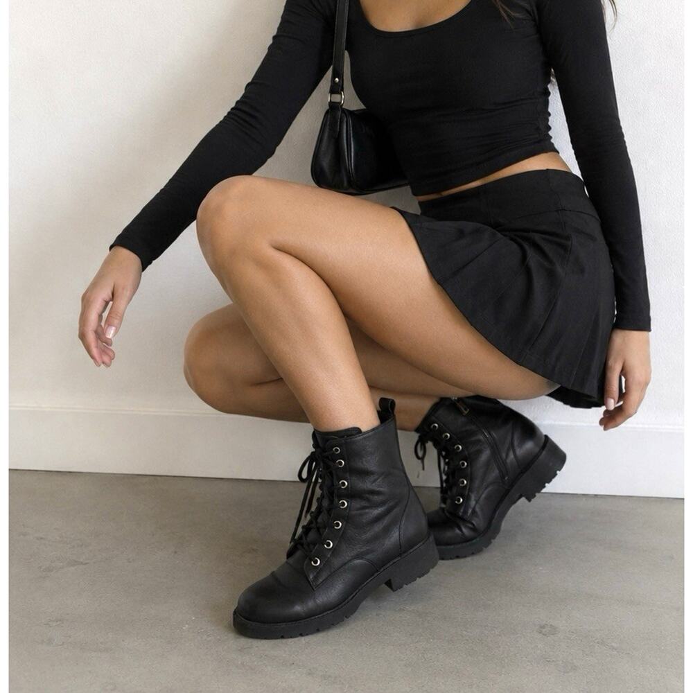 Sun + Stone Frankiee Women’s Combat Boots Size 7M Black Lace Up Zip Lug Sole